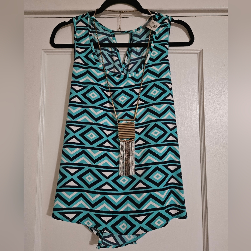 Sleeveless Aztec Back Wrap with keyhole accent Top. Attached necklace. Size Sm